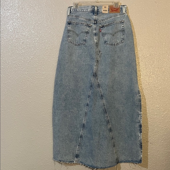 Levi's Vintage Wash Long Denim Skirt Size 28 - Picture 2 of 11